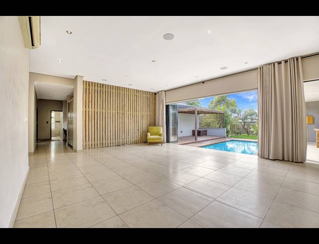 4 BEDROOM FREEHOLD TO LET IN SIMBITHI ECO ESTATE
